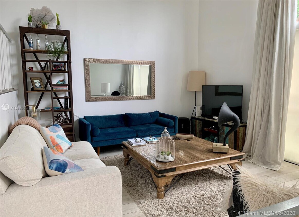 107 E Enid Dr, Key Biscayne, FL 33149 Townhome Rentals in Key