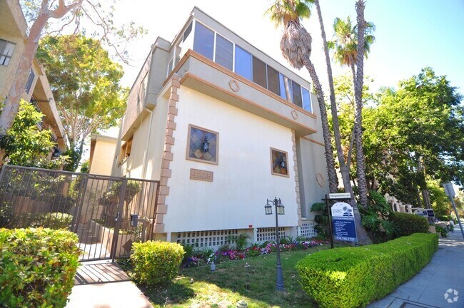 Building Photo - 4225 Mary Ellen Ave