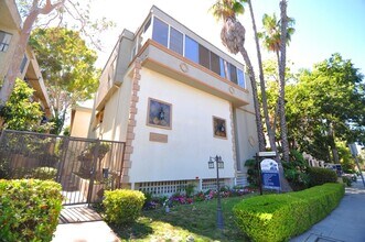 Building Photo - 4225 Mary Ellen Ave