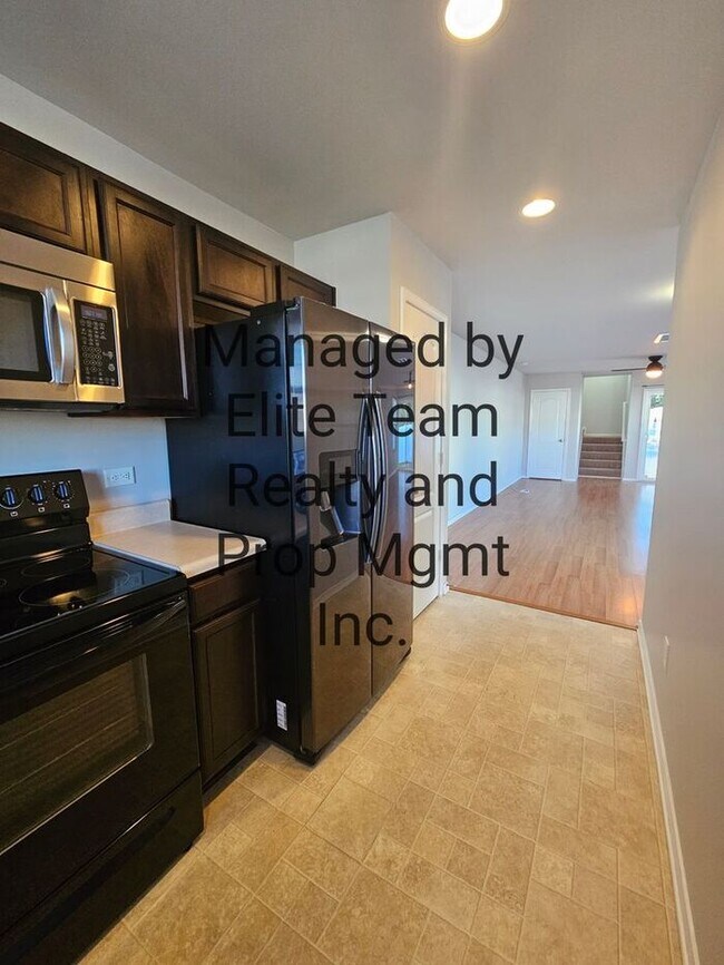 Foto del edificio - 453 Hunters Dance Rd...Catawba Village end...