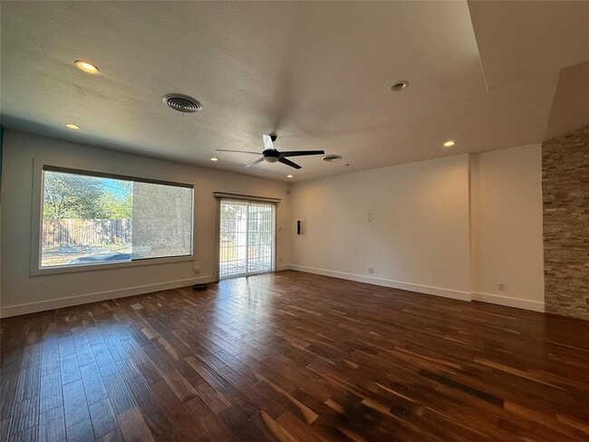 Foto del edificio - 5814 Gloucester Ln