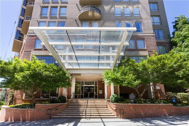 Foto del edificio - 2626 Peachtree Rd NW