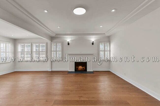 Foto del edificio - Contemporary Style 5bed/5bath Home with Ad...