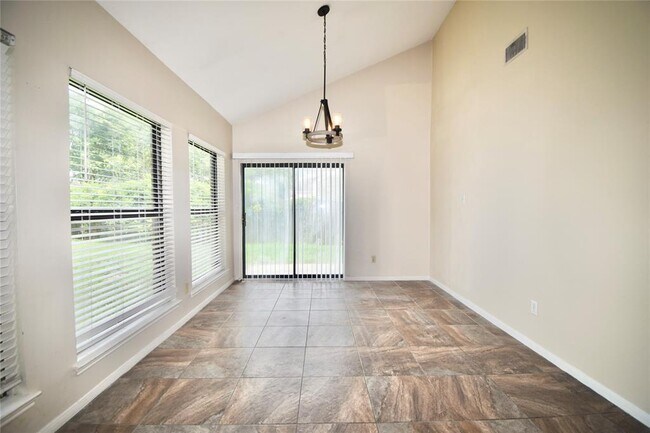 Building Photo - 1030 Apache Falls Dr
