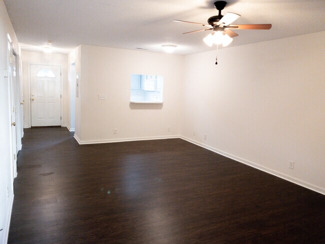 Foto del edificio - 152 Gray Station Rd