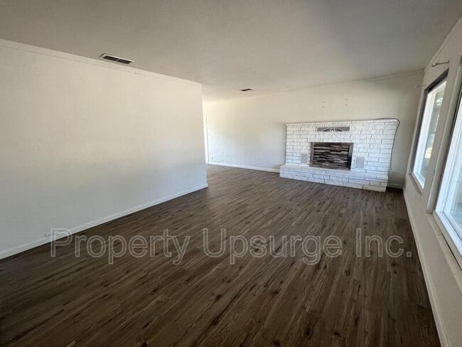 Foto del edificio - 1420 Lake Blvd