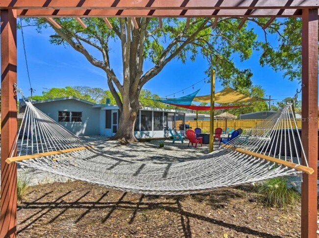 Foto del edificio - 3116 51st Ave Terrace W