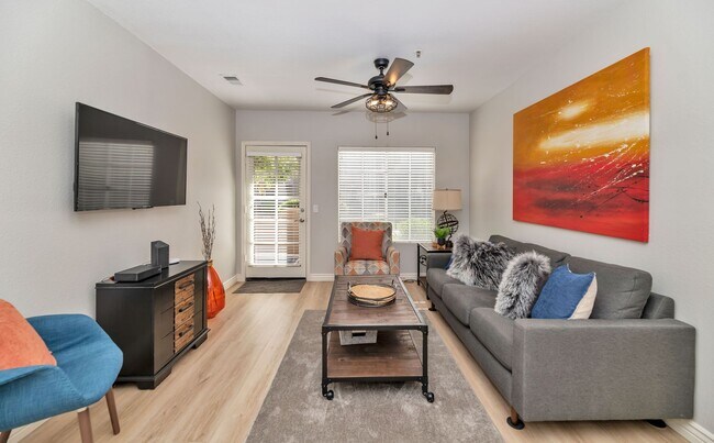 Foto del edificio - 9450 E Becker Ln
