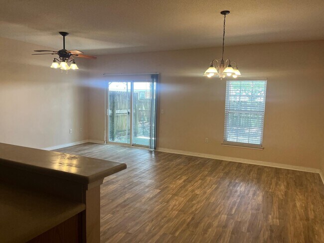 Foto del edificio - 1411 Beaver Run Rd