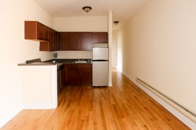Foto del edificio - 824 W Cornelia Ave