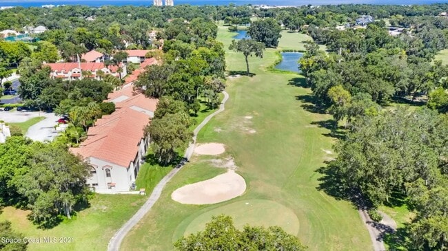 Foto del edificio - 1145 Country Club Dr