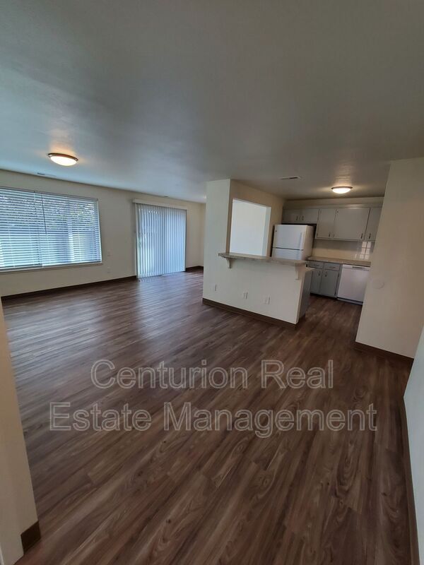 Foto del edificio - 2308 NW Garryanna St