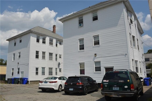 Building Photo - 1166 N Main St