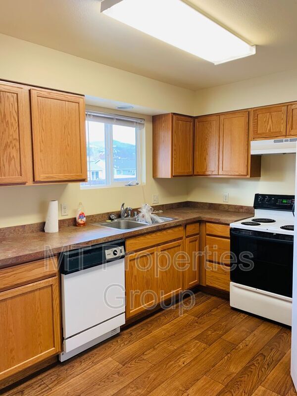 Building Photo - 5470 Farm Ln