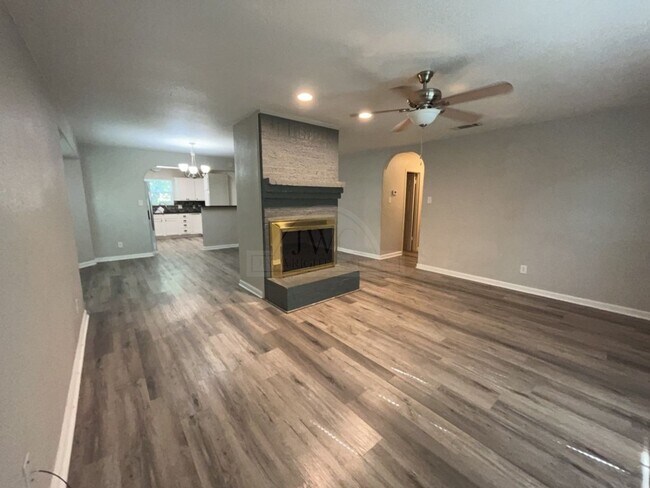 Building Photo - 1708 Goode Dr