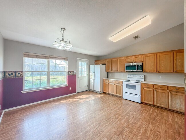 Foto del edificio - 604 Chateau Dr