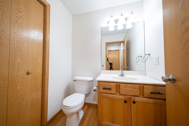 Foto del edificio - 8944 Spring Ln