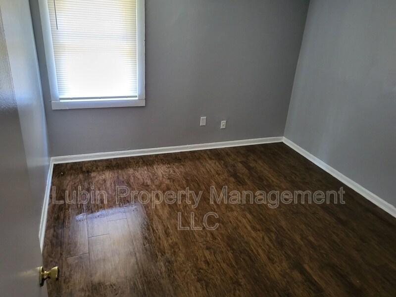 Foto del edificio - 2437 Chattering Ln