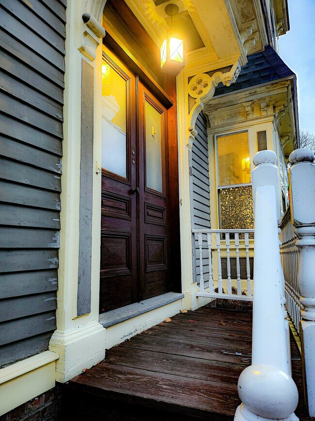 Foto del edificio - 8 Randall St