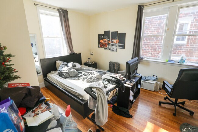 Building Photo - 60 Egmont St