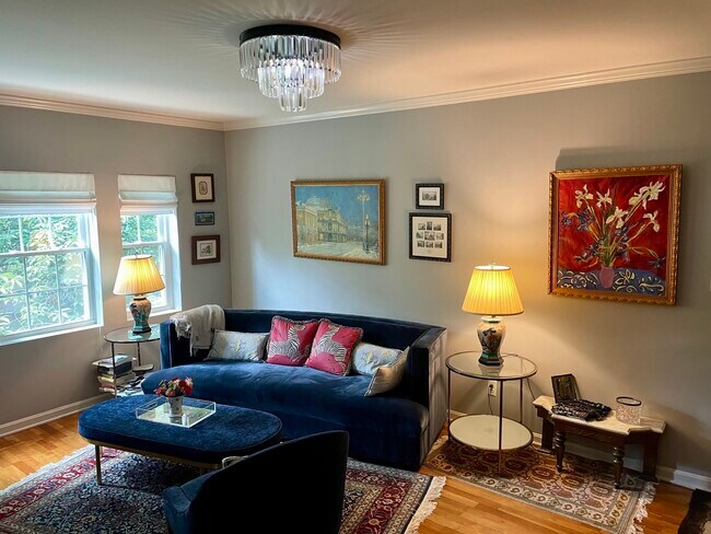 Photo - 1902 N Rhodes St Townhome