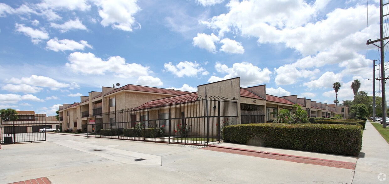 Foto principal - 1520 California Ave