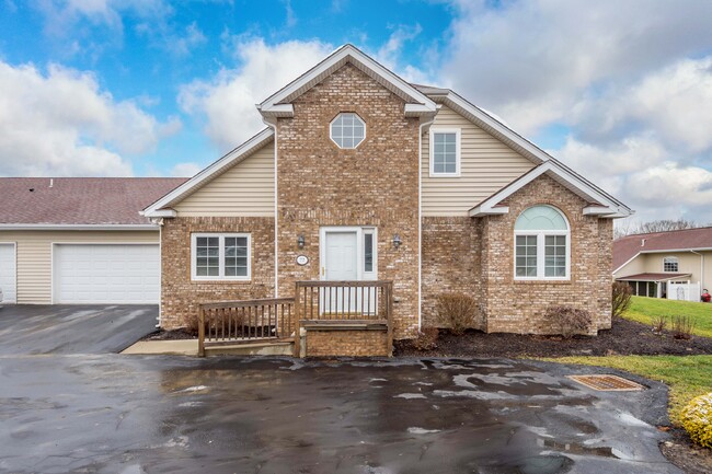Building Photo - 74 Nicholas Dr