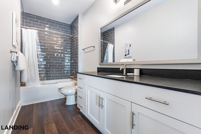 Building Photo - 918 Aventine Dr