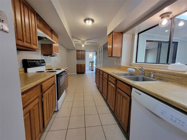 Foto del edificio - 5325 Brookport Dr