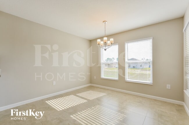 Building Photo - 614 Lindbergh Wy