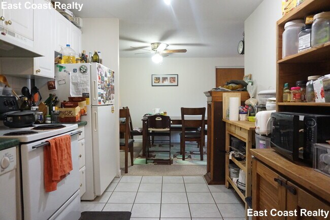 Foto del edificio - 394 Langley Rd