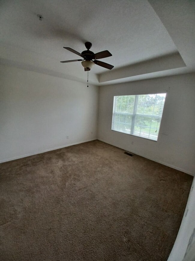 Building Photo - 1642 Scarlet Oak Loop