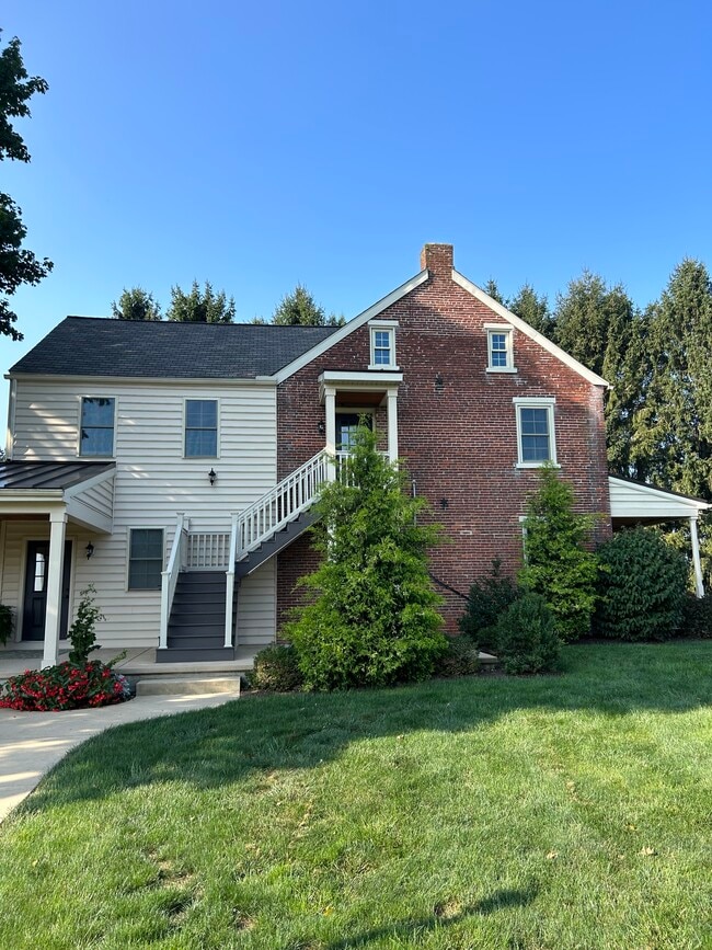 Foto del edificio - 2074 Creek Hill Rd