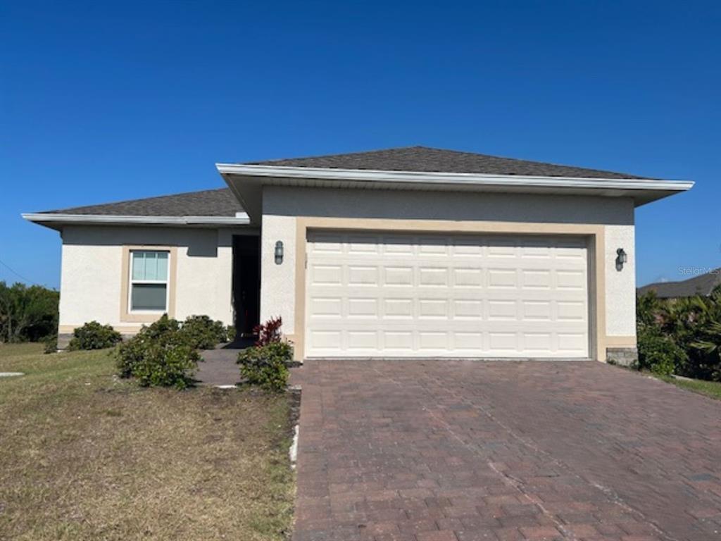 Foto principal - 397 Baytree Dr