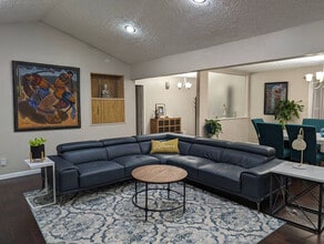Building Photo - 1332 Colony Dr