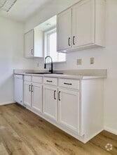 Building Photo - 5429 Glenridge Wy