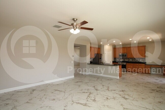 Foto del edificio - 1157 E Regent Dr