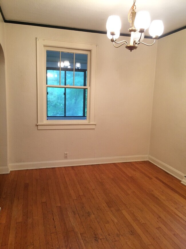 Dining Room - 108 Westview Dr