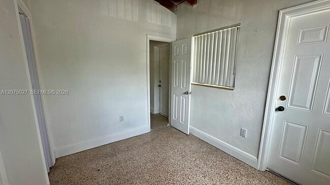 Building Photo - 2536 SW 18th St