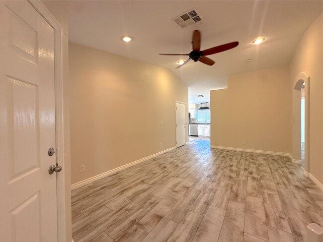 Building Photo - 9221 Candilela Ct