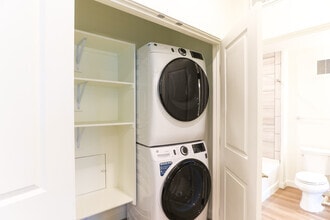 1BD, 1BA - 964SF - Allaso Journal Center