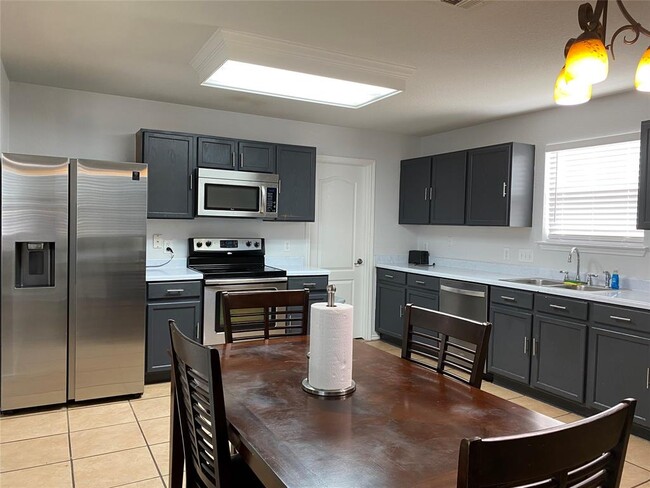 Building Photo - 13308 Dearbonne Dr