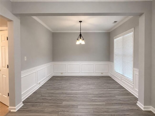 Building Photo - 2268 White Alder Dr NE