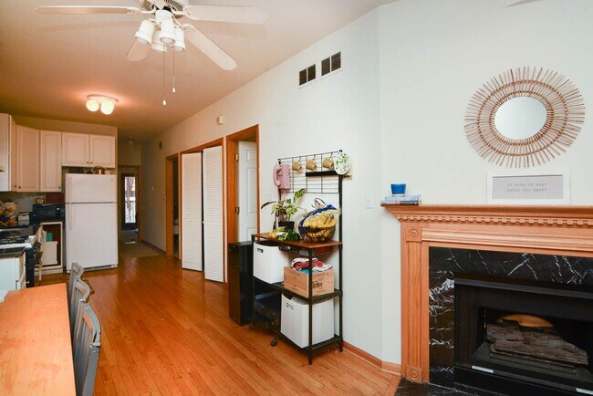 Foto del edificio - 1332 N Wolcott Ave