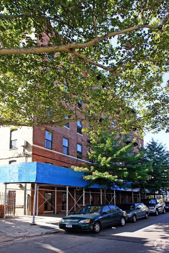 Foto principal - 1630 Montgomery Ave