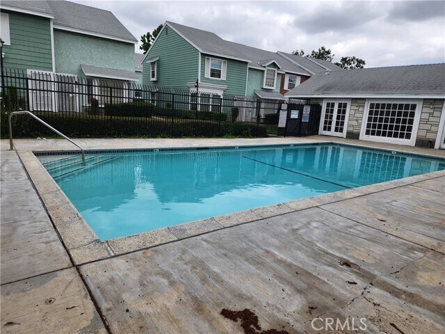 Building Photo - 5640 Riverside Dr