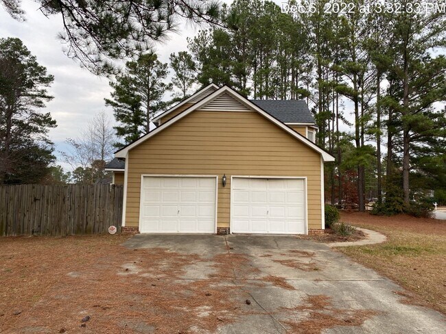 Building Photo - 3404 Grenedine Dr