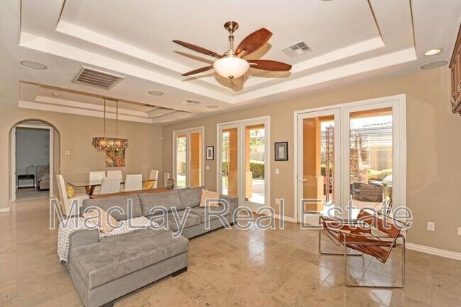 Foto del edificio - 2029 E Hackberry Pl