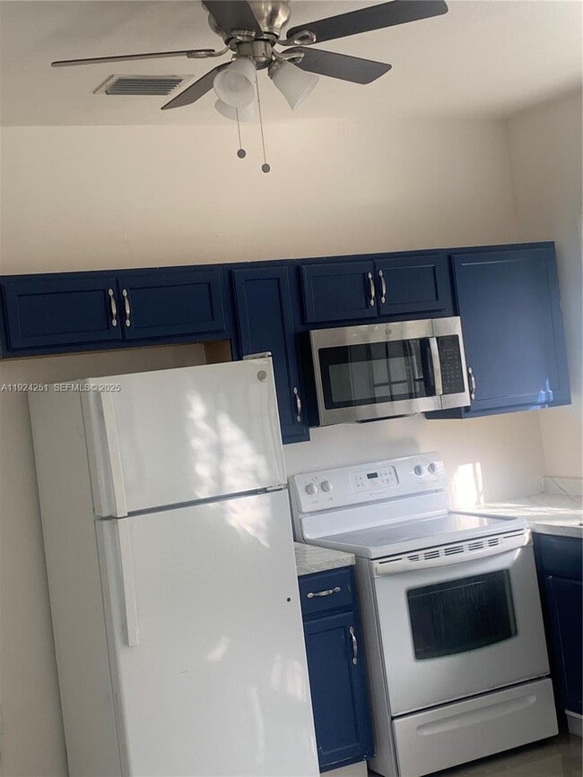 Building Photo - 30900 SW 189th Ave