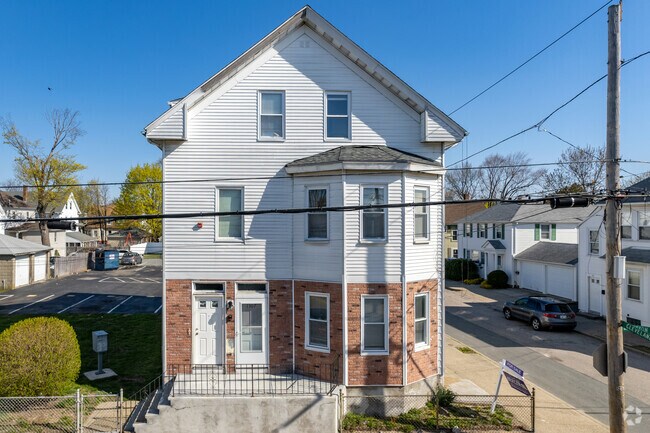 Building Photo - 1307-1309 Cranston St